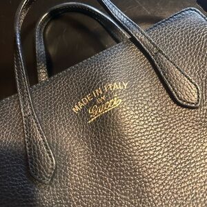 Gucci SWING LEATHER HANDBAG